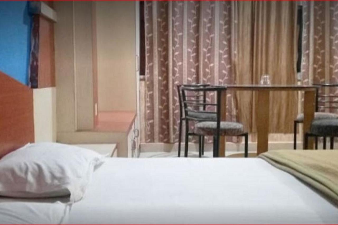 Hotel Palash Ratlām Kültér fotó